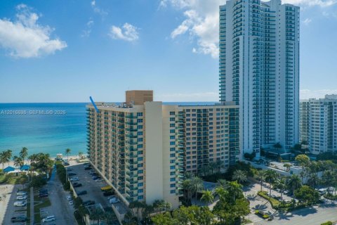 Copropriété à vendre à Hollywood, Floride: 54.81 m2 № 2186461 - photo 2
