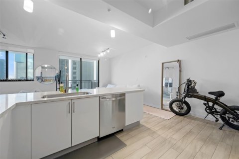 Condominio en alquiler en Miami, Florida, 2 dormitorios, 98.85 m2 № 2001976 - foto 10