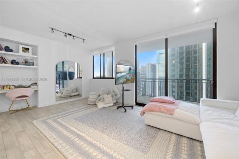 Condominio en alquiler en Miami, Florida, 2 dormitorios, 98.85 m2 № 2001976 - foto 2