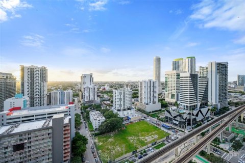 Condominio en alquiler en Miami, Florida, 2 dormitorios, 98.85 m2 № 2001976 - foto 24