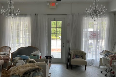 Commercial property in Jupiter, Florida № 2245994 - photo 7