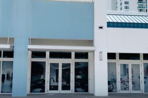 Commercial property in Daytona Beach, Florida № 2098876 - photo 11