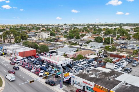 Propiedad comercial en venta en Miami, Florida № 1971797 - foto 22