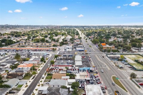 Propiedad comercial en venta en Miami, Florida № 1971797 - foto 25