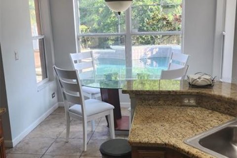Villa ou maison à louer à Orlando, Floride: 5 chambres, 254.27 m2 № 2148710 - photo 4