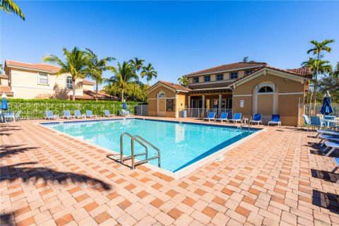 Купить таунхаус в Майами, Флорида 3 спальни, 134.89м2, № 2005746 - фото 30