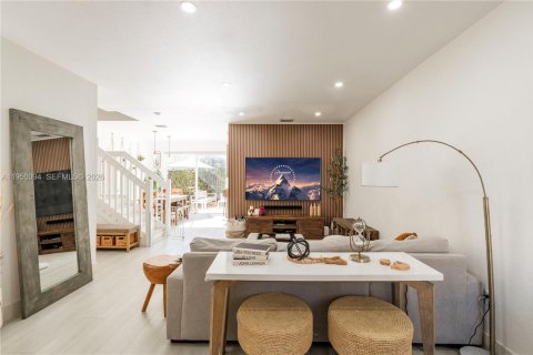 Купить таунхаус в Майами, Флорида 3 спальни, 134.89м2, № 2005746 - фото 3