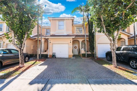 Купить таунхаус в Майами, Флорида 3 спальни, 134.89м2, № 2005746 - фото 1