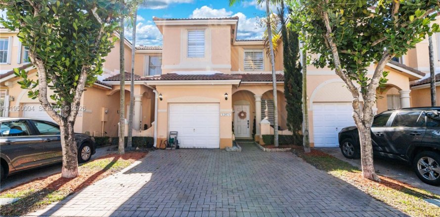 Таунхаус в Майами, Флорида 3 спальни, 134.89м2 № 2005746