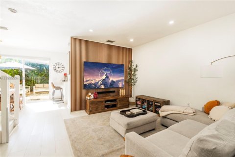 Купить таунхаус в Майами, Флорида 3 спальни, 134.89м2, № 2005746 - фото 5