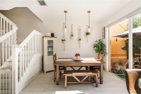 Купить таунхаус в Майами, Флорида 3 спальни, 134.89м2, № 2005746 - фото 9