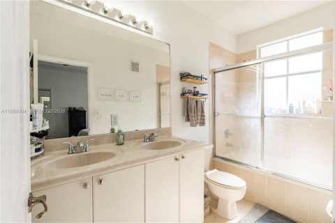 Купить таунхаус в Майами, Флорида 3 спальни, 134.89м2, № 2005746 - фото 24