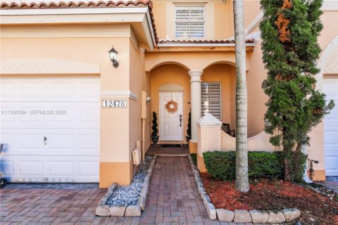 Купить таунхаус в Майами, Флорида 3 спальни, 134.89м2, № 2005746 - фото 2