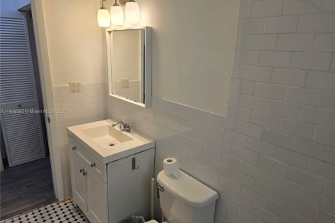 Villa ou maison à louer à Miami Beach, Floride: 763.56 m2 № 1864631 - photo 13