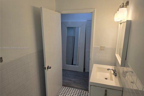 Villa ou maison à louer à Miami Beach, Floride: 763.56 m2 № 1864631 - photo 14