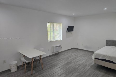 Villa ou maison à louer à Miami Beach, Floride: 763.56 m2 № 1864631 - photo 9