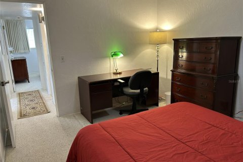 Condominio en venta en Kenneth City, Florida, 2 dormitorios, 81.29 m2 № 2201391 - foto 16