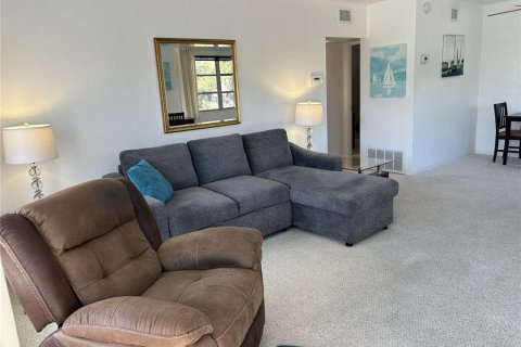 Condominio en venta en Kenneth City, Florida, 2 dormitorios, 81.29 m2 № 2201391 - foto 2