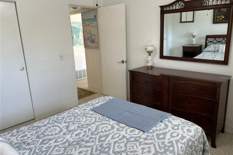 Condominio en venta en Kenneth City, Florida, 2 dormitorios, 81.29 m2 № 2201391 - foto 11
