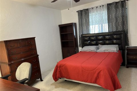 Condominio en venta en Kenneth City, Florida, 2 dormitorios, 81.29 m2 № 2201391 - foto 14