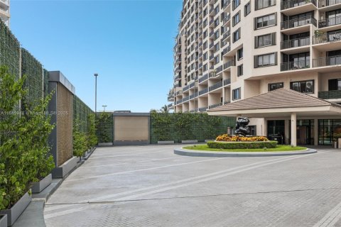 Купить кондоминиум в Майами, Флорида 34.37м2, № 1852430 - фото 4