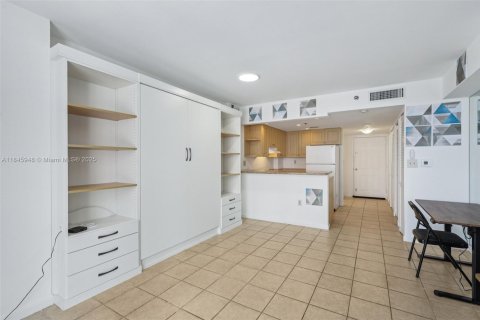 Купить кондоминиум в Майами, Флорида 34.37м2, № 1852430 - фото 16