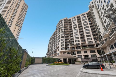 Купить кондоминиум в Майами, Флорида 34.37м2, № 1852430 - фото 1