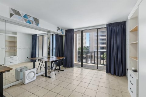 Купить кондоминиум в Майами, Флорида 34.37м2, № 1852430 - фото 23