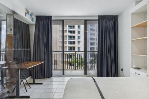 Купить кондоминиум в Майами, Флорида 34.37м2, № 1852430 - фото 7