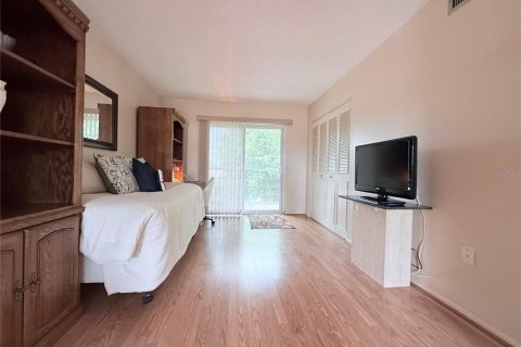 Condo in Bradenton, Florida, 1 bedroom  № 2218007 - photo 8