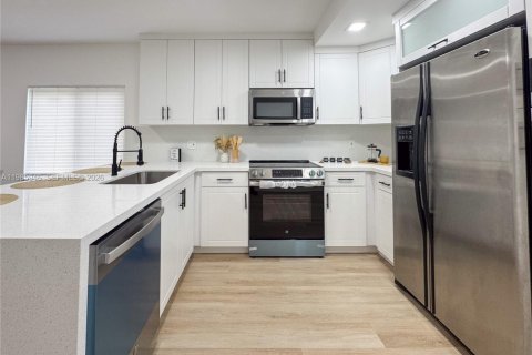 Купить виллу или дом в Хомстед, Флорида 4 спальни, № 2048165 - фото 8