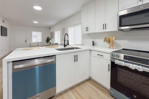 Купить виллу или дом в Хомстед, Флорида 4 спальни, № 2048165 - фото 10