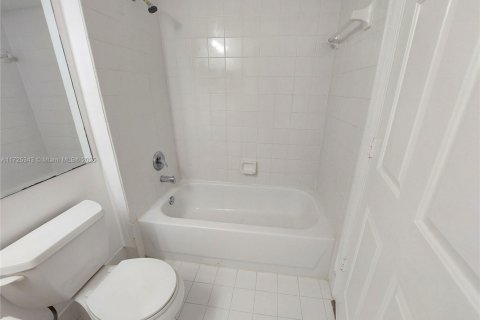 Condo in Davie, Florida, 1 bedroom  № 1939514 - photo 17