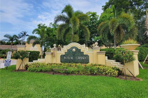 Condo in Davie, Florida, 1 bedroom  № 1939514 - photo 23