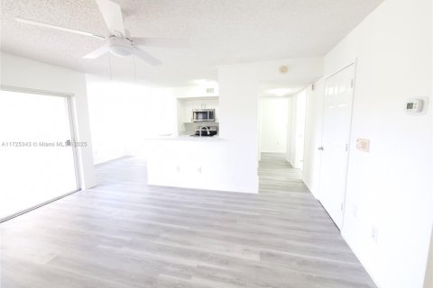 Condo in Davie, Florida, 1 bedroom  № 1939514 - photo 9
