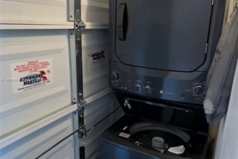 Propiedad comercial en alquiler en Sunrise, Florida, 1 dormitorio, 135.54 m2 № 1953404 - foto 11