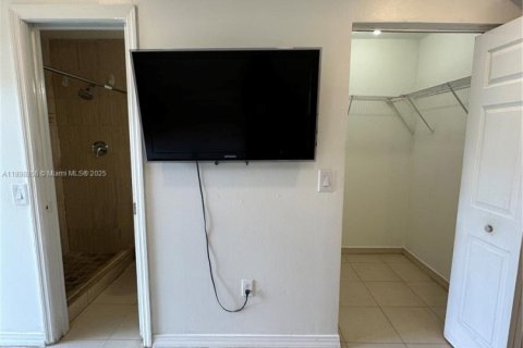 Propiedad comercial en alquiler en Sunrise, Florida, 1 dormitorio, 135.54 m2 № 1953404 - foto 8