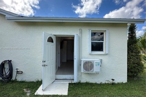 Propiedad comercial en alquiler en Sunrise, Florida, 1 dormitorio, 135.54 m2 № 1953404 - foto 12