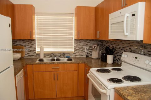 Appartement à louer à Coral Gables, Floride: 2 chambres, 120.77 m2 № 2047260 - photo 10