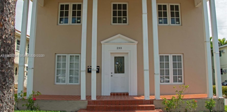 Appartement à Coral Gables, Floride 2 chambres, 120.77 m2 № 2047260