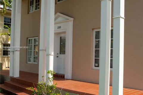 Appartement à louer à Coral Gables, Floride: 2 chambres, 120.77 m2 № 2047260 - photo 2