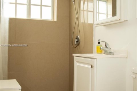 Appartement à louer à Coral Gables, Floride: 2 chambres, 120.77 m2 № 2047260 - photo 15