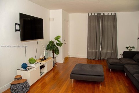 Appartement à louer à Coral Gables, Floride: 2 chambres, 120.77 m2 № 2047260 - photo 9