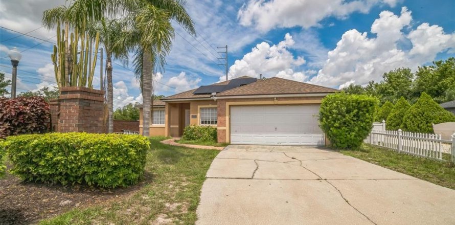 House in Davenport, Florida 3 bedrooms, 112.6 sq.m. № 1812560
