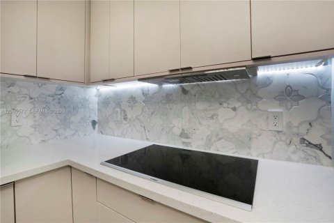 Copropriété à louer à Miami, Floride: 2 chambres, 143.07 m2 № 2384507 - photo 16