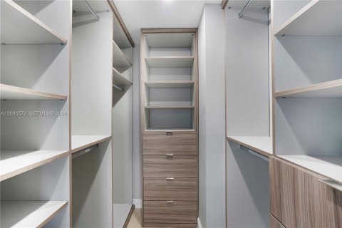Copropriété à louer à Miami, Floride: 2 chambres, 143.07 m2 № 2384507 - photo 27