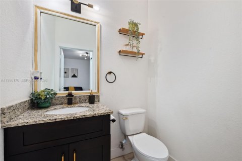 Touwnhouse à vendre à Miami, Floride: 3 chambres, 154.22 m2 № 2057420 - photo 16