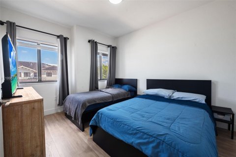 Touwnhouse à vendre à Miami, Floride: 3 chambres, 154.22 m2 № 2057420 - photo 18