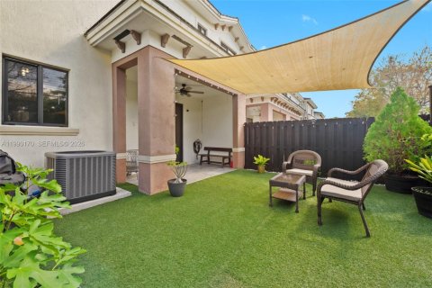 Touwnhouse à vendre à Miami, Floride: 3 chambres, 154.22 m2 № 2057420 - photo 24