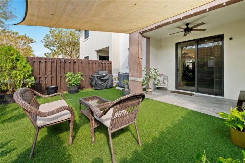 Touwnhouse à vendre à Miami, Floride: 3 chambres, 154.22 m2 № 2057420 - photo 23